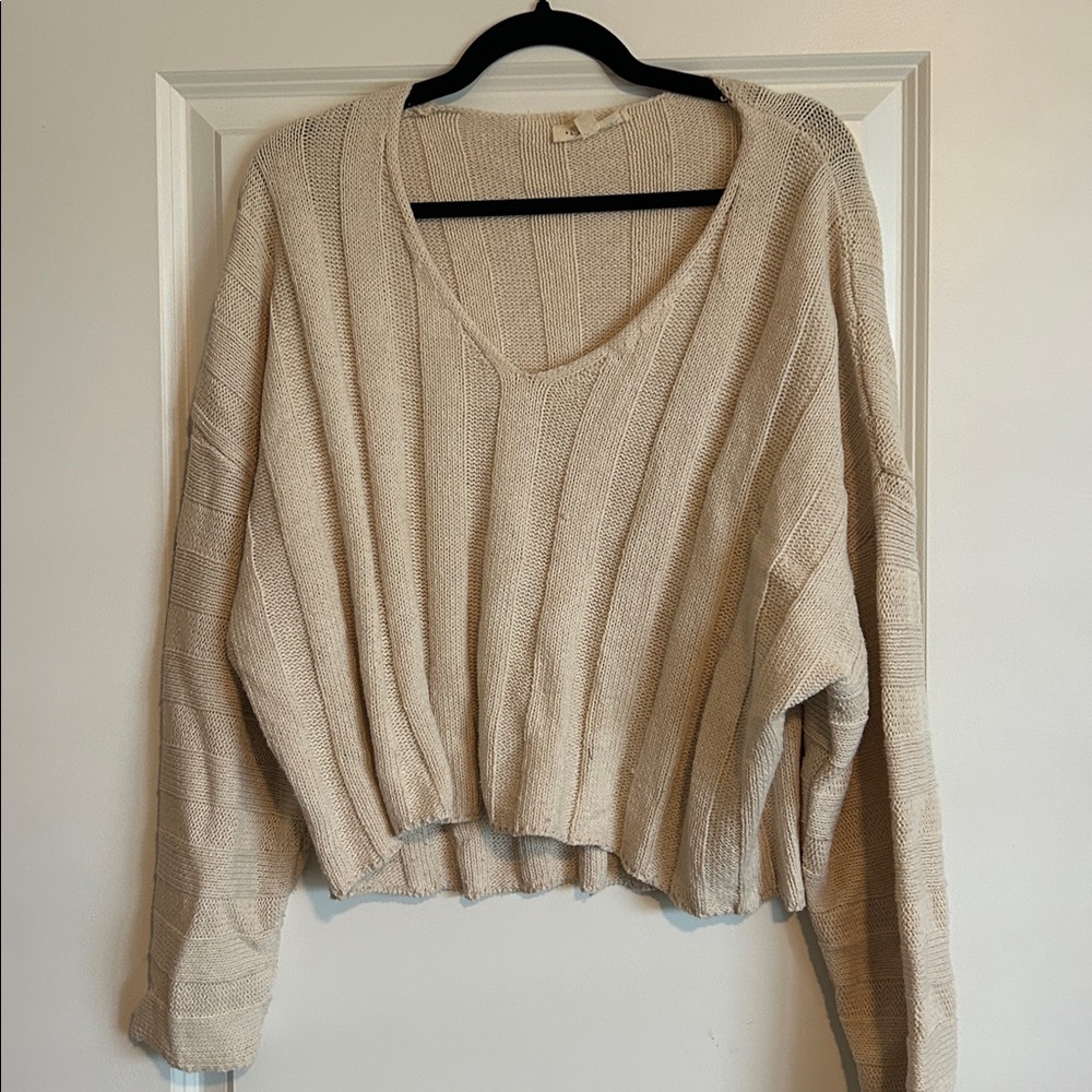 La Hearts Cream V-Neck Sweater